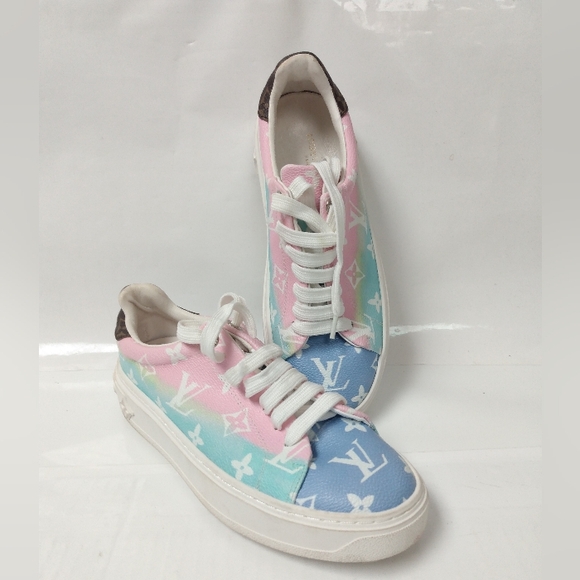 Louis Vuitton TimeOut trainers for women - Picture 2 of 12